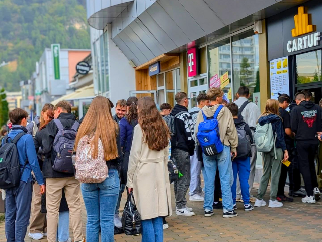 https://cartuf.ro/wp-content/uploads/2022/05/Piatra-2-.png